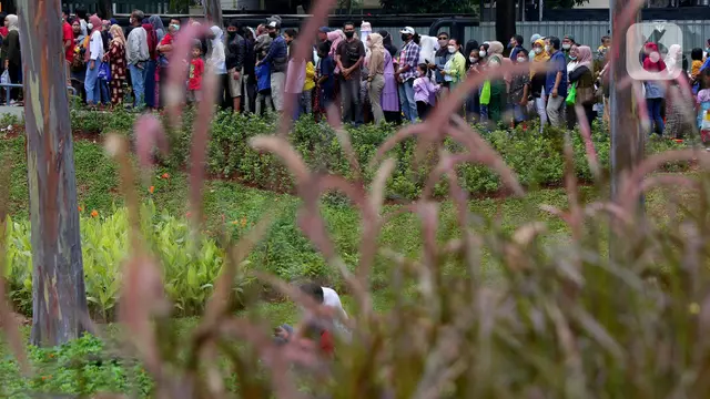 Akhir Pekan, Masyarakat Serbu Taman Tebet Eco Park