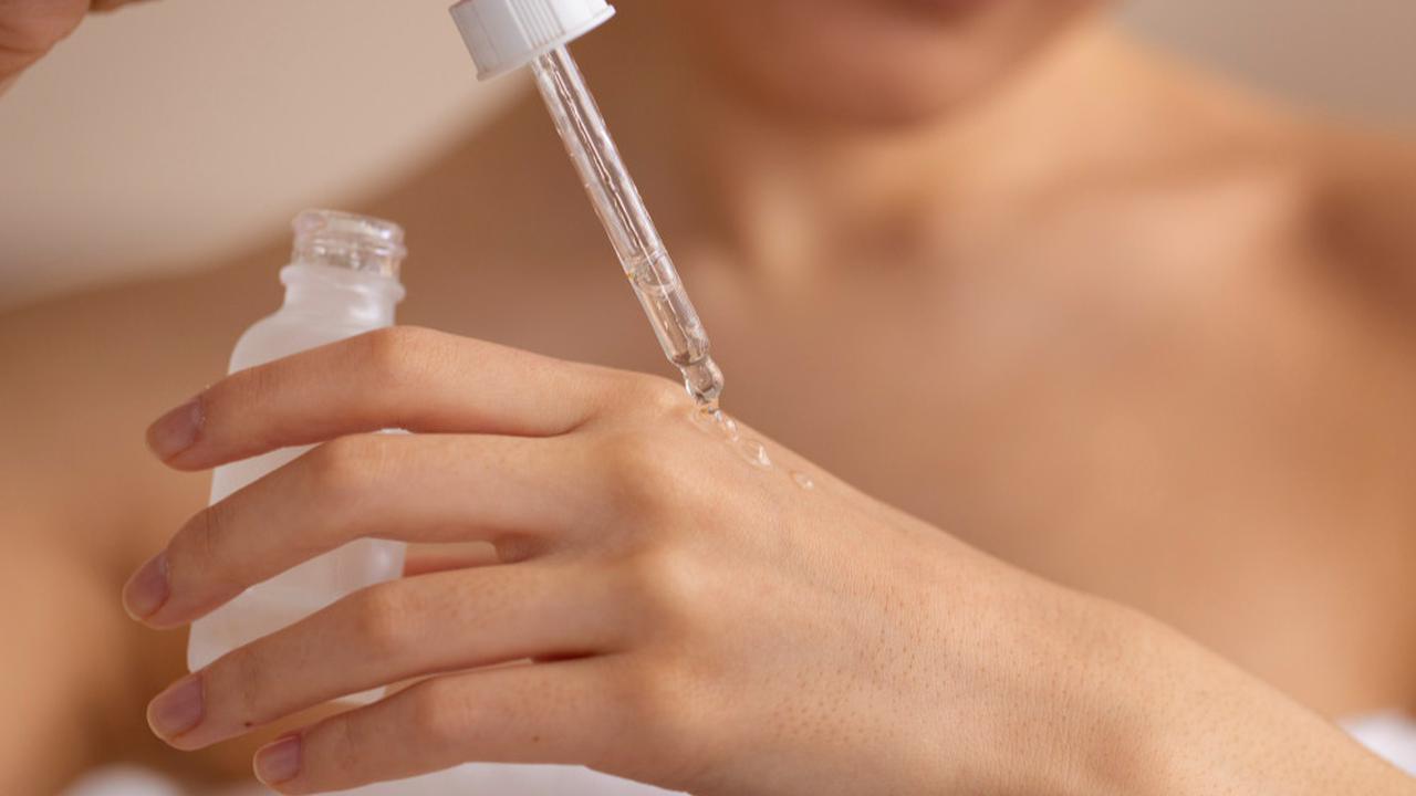 Mengatasi Jerawat dengan Skincare Minimalis: Fokus pada Kebutuhan Kulit