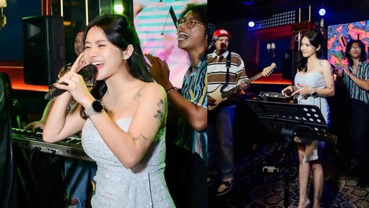 7 Potret Cantik Mawar AFI Tampil Memesona di Atas Panggung, Aura Awet Muda hingga Tato di Lengan dan Bahu Jadi Sorotan