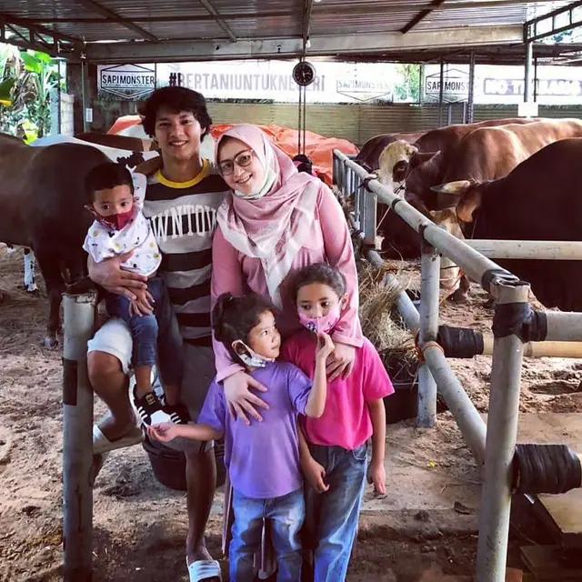 Potret Hardi Fadhillah Jadi Peternak Sapi Monster, Raup Untung Jelang Idul Adha