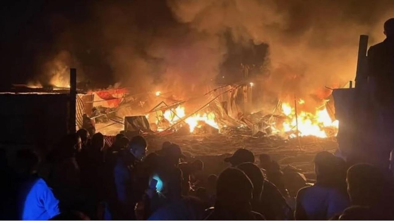 Israel Kembali Bom Zona Aman di Gaza Targetkan Tenda Pengungsian, 20 Orang Tewas Terbakar