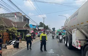 Nyalip ke Jalur Berlawanan, Pemotor Tewas Adu Banteng dengan Truk