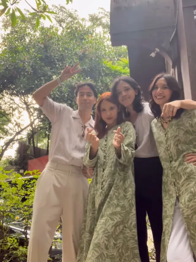 Nadin Amizah dan Faishal Tanjung dengan Vidi Aldiano dan Sheila Dara (Instagram/@tanjung____)