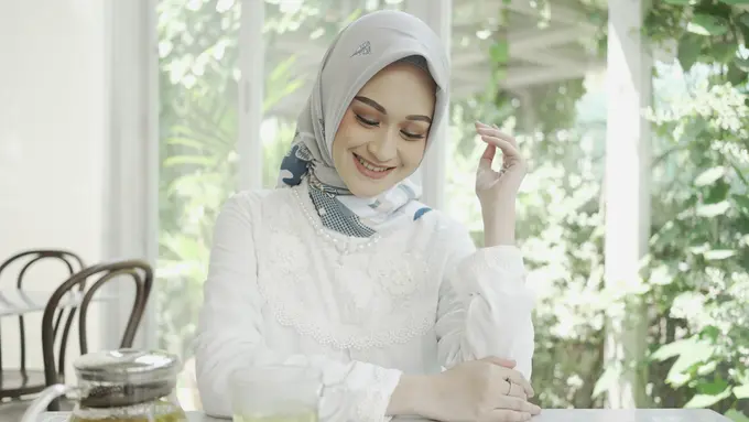 Agnes Hijab