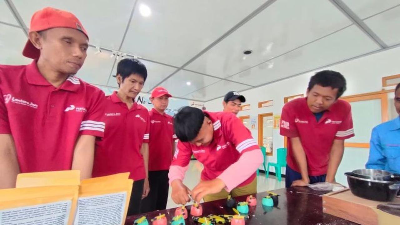Dari 'Kampung Gila' Menjadi Inspirasi: Kisah Sukses Pemberdayaan ODGJ di Desa Pangauban oleh Lentera Jiwa