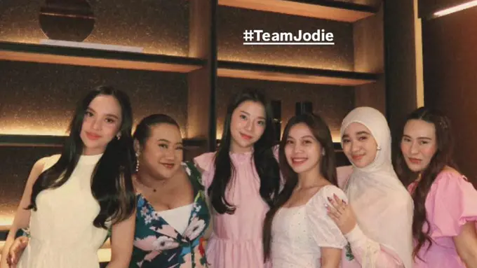 Bakal Jadi Bridesmaid, Gaya Lyodra Ginting hingga Nabila Taqiyyah Saat Beri Kejutan Bridal Shower untuk Brisia Jodie