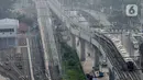 Rangkaian kereta mass rapid transit (MRT) Jakarta memasuki Depo MRT Lebak Bulus, Senin, (12/7/2021). PT MRT Jakarta (Perseroda) mewajibkan penumpang membawa dokumen perjalanan, termasuk Surat Tanda Registrasi Pekerja (STRP) untuk mendukung penerapan PPKM Darurat. (Liputan6.com/Johan Tallo)