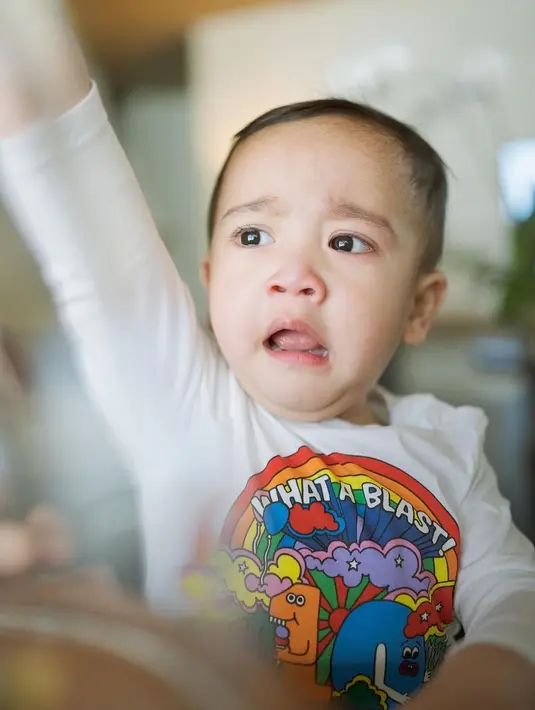 Raffi dan Nagita memang mengunggah 10 foto yang memperlihatkan Rayyanza sedang marah. [Instagram/raffinagita1717]