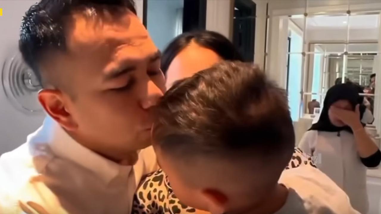 Momen Raffi Ahmad Pamit Kerja Jadi Utusan Khusus Presiden Cium Kening Nagita dan Gendong Cipung