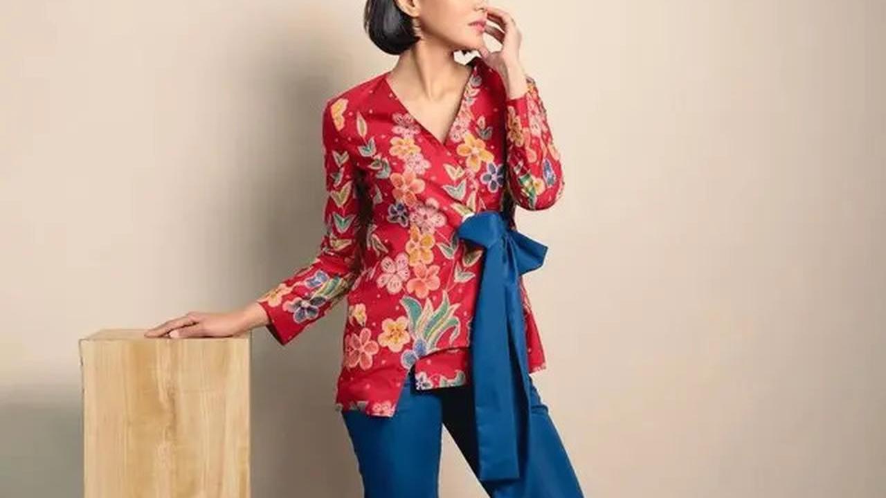 Model Baju Batik Atasan Wanita Kantor, Elegan dengan Nuansa Tradisional