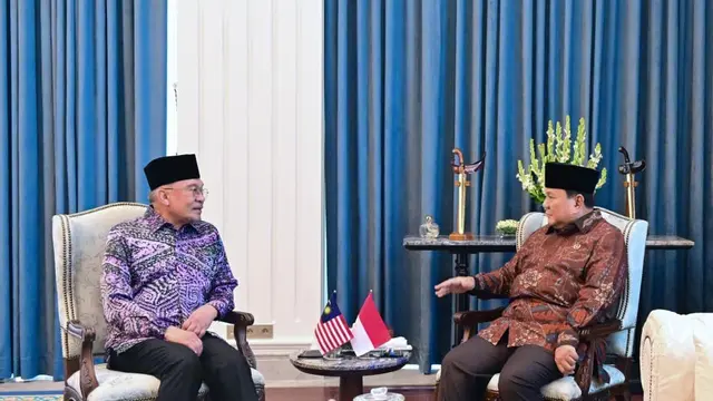 Presiden Prabowo Subianto menyambut kedatangan Perdana Menteri (PM) Malaysia Dato’ Seri Anwar Ibrahim di Istana Merdeka.