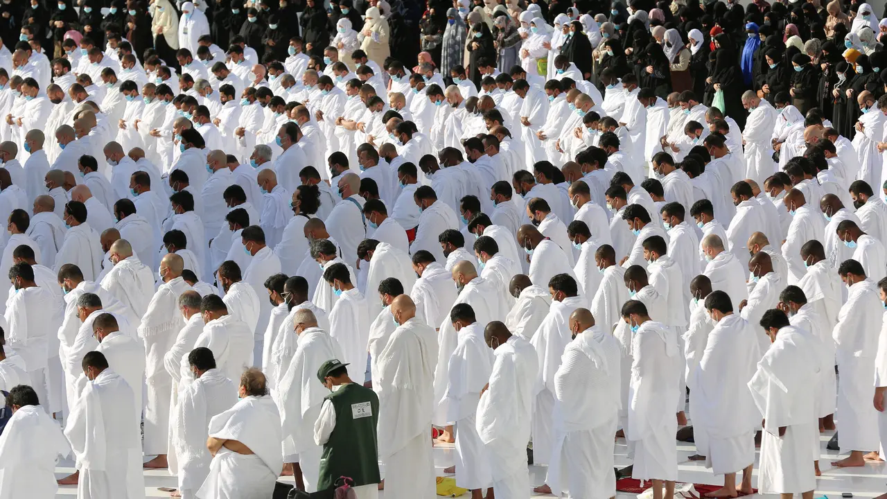 Arab Saudi Kembali Terapkan Langkah Jarak Sosial di Masjidil Haram