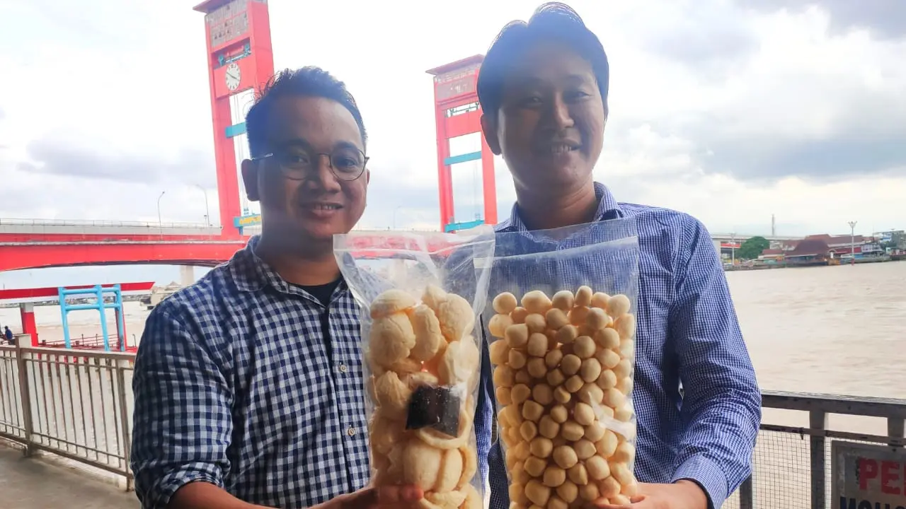 Pengusaha Palembang Bangun E-Commerce Kerupuk Pertama di Indonesia