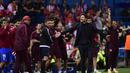 Ekspresi pelatih Atletico Madrid, Diego Simeone merayakan gol saat timnya melawan Bayern Munich pada laga grup D Liga Champions di Vicente Calderon stadium, Madrid, Kamis (29/9/2016) dini hari WIB. (AFP/Pierre-Philippe Marcou)
