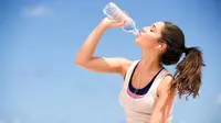 Minum Air Putih : via : women-fit.com