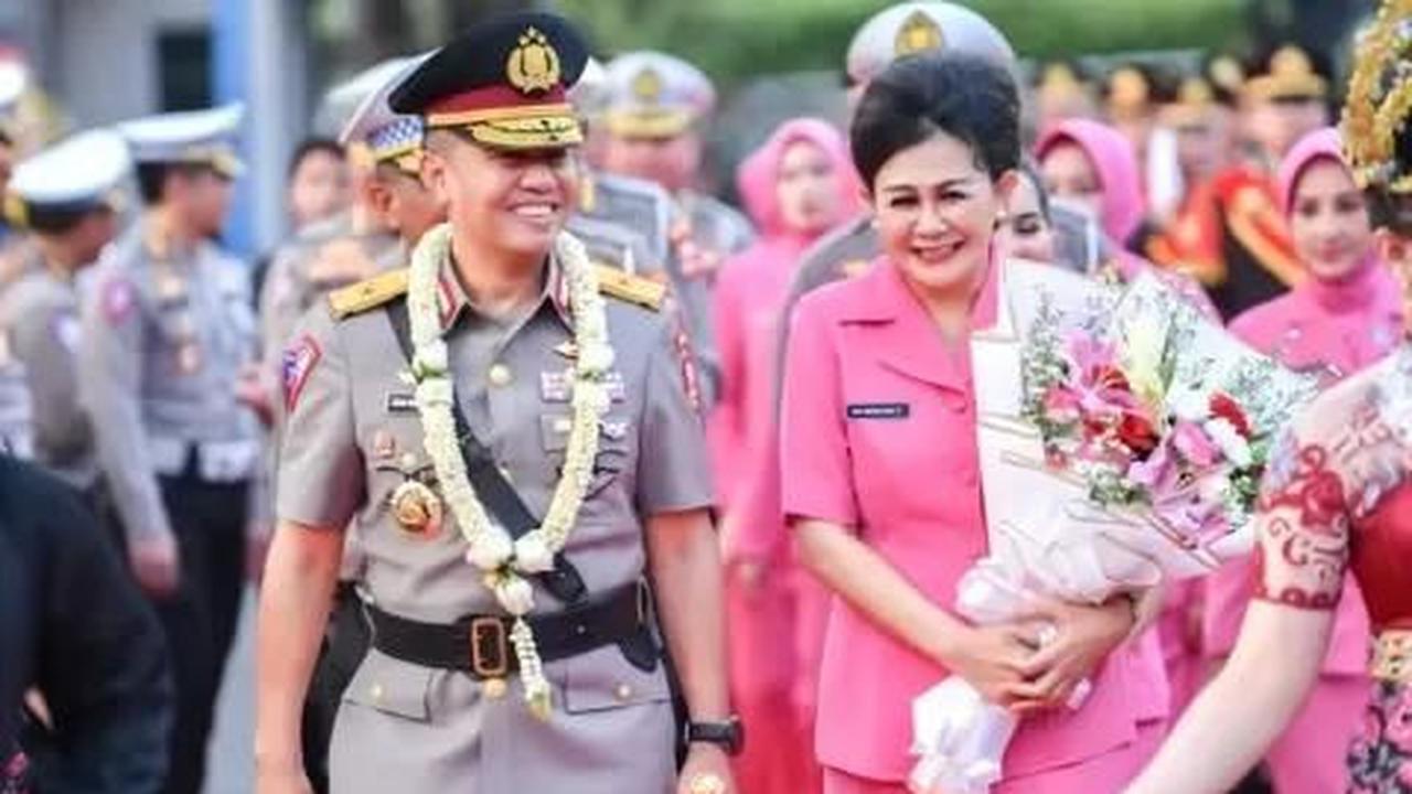 Sosok Dewi Tjandraningsih