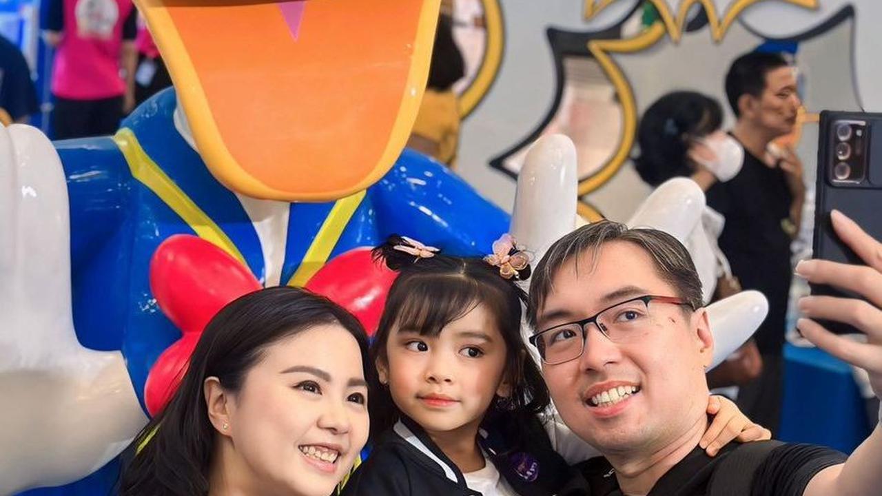 Jangan lewatkan kesempatan untuk merayakan momen spesial ini bersama keluarga dan teman-teman. Datanglah ke Central Park Mall dan nikmati serangkaian kegiatan seru di perayaan 90 tahun Donald Duck. Selamat berlibur!