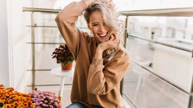 wanita november trik unik