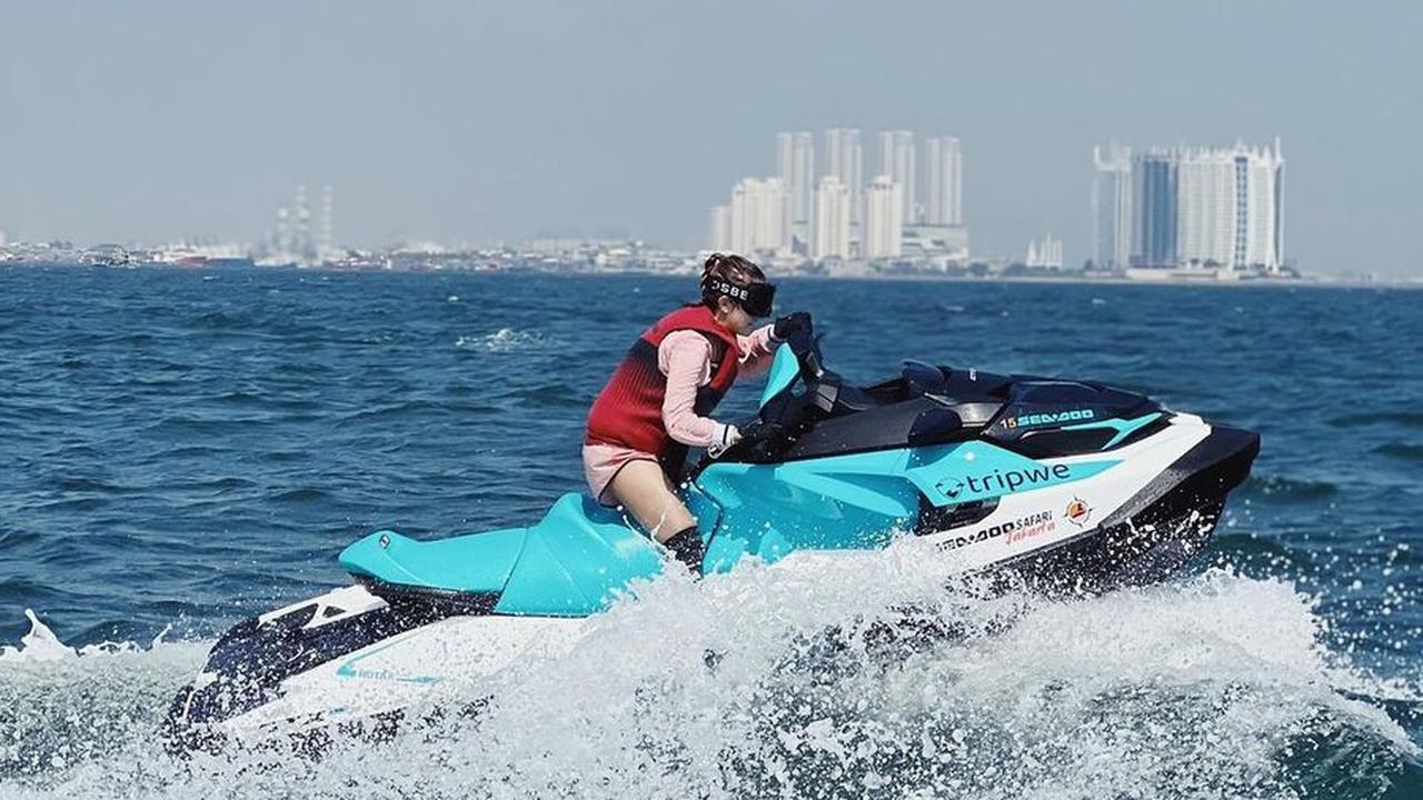 Selain Olahraga Memanah, Ghea Juga Suka Bermain Jet Ski
