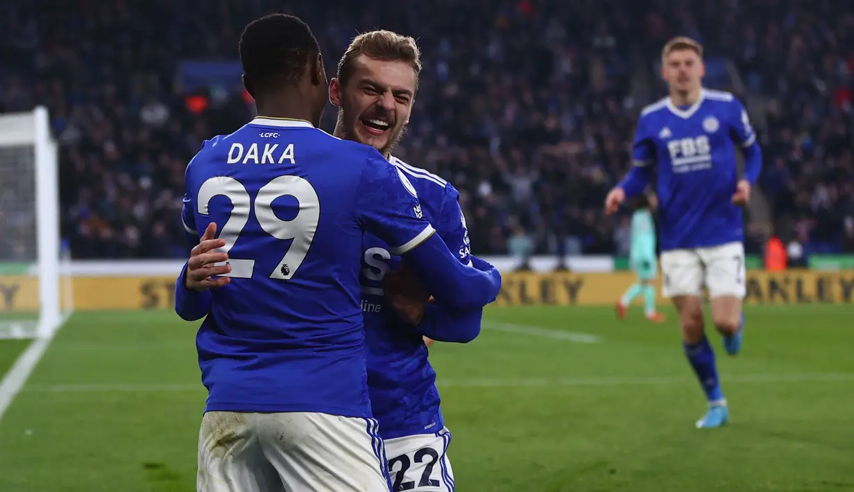 Kiernan Dewsbury-Hall merupakan gelandang dengan kemampuan umpan dan membaca permaianan yang sangat baik. Ia menandatangani kontrak profesionalnya dengan Leicester pada 2017. Beberapa kali dipinjamkan, pemuda 24 tahun tersebut akhirnya mampu membuat The Foxes terkesan. (AFP/Adrian Dennis)