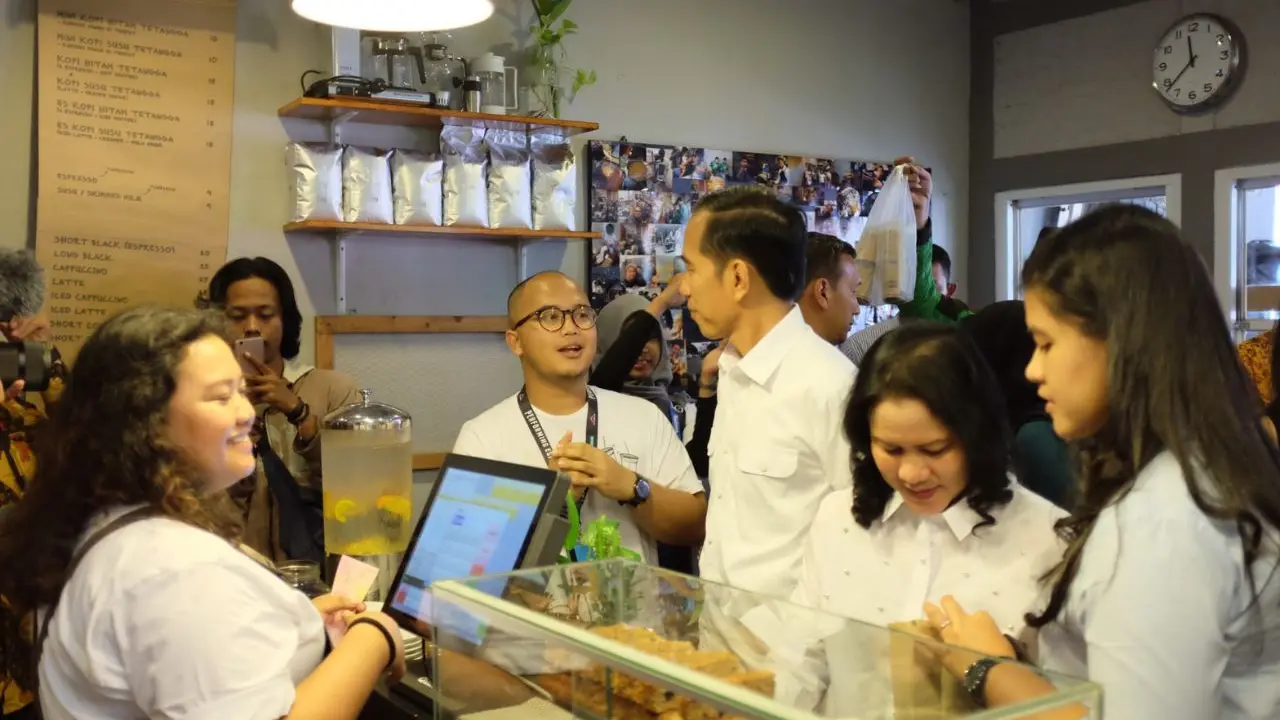 Presiden Jokowi Ngopi di Tuku