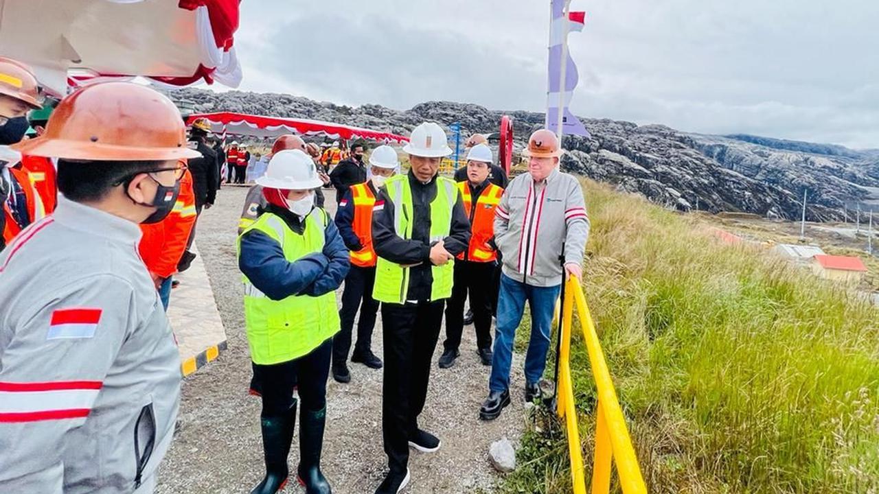Presiden Joko Widodo (Jokowi) bersama rombongan tiba di Grasberg, Kamis 1 September 2022 pukul 08.15 Waktu Indonesia Timur (WIT). (Foto: Biro Pers Sekretariat Presiden Laily Rachev)