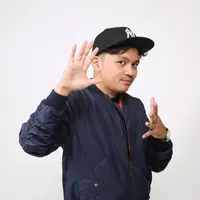 Calvin Jeremy visit film KKN. (Adrian Putra/Fimela.com)