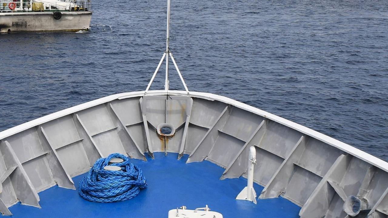 FOTO: Laut China Selatan Memanas, Kapal Penjaga Pantai China Cegat Kapal Sewaan Militer Filipina, AS-Jepang-Australia Mau Kirim Kapal Perang