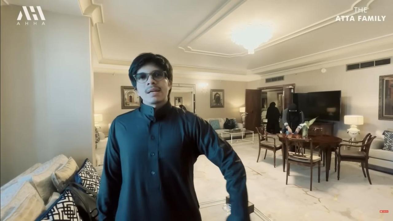 Potret Atta Halilintar & Aurel Berangkat Umrah Bersama Keluarga Besar, Ajak Ameena dan Azura