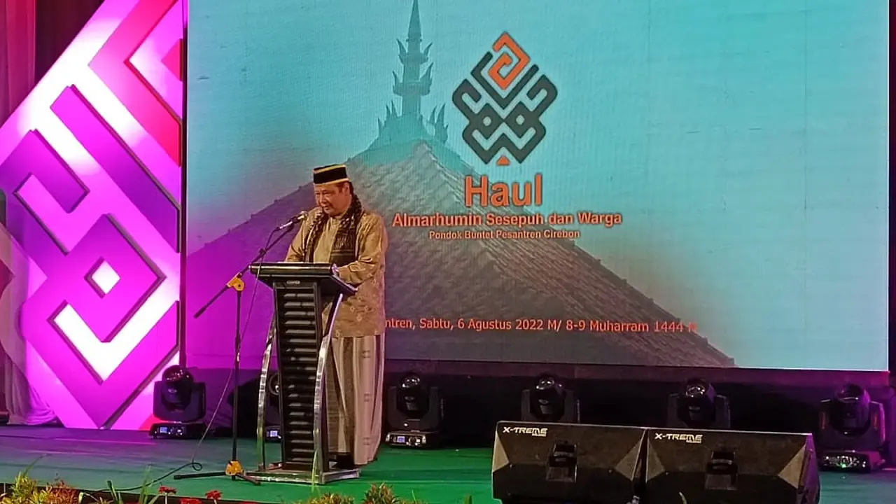 Cerita Menteri Airlangga Dorong Santri Buka Usaha Sandal Jepit