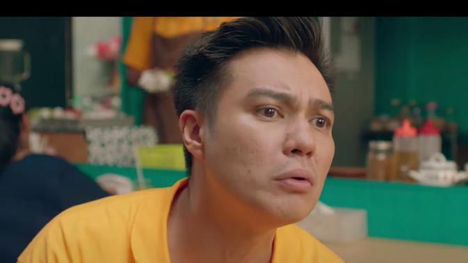 Jamal yang dimainkan Baim Wong di film Agen Dunia. (Foto: Dok. Falcon Pictures)