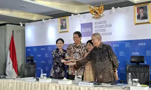 Konferensi pers Komite Stabilitas Sistem Keuangan (KSSK)  di Kantor Lembaga Penjamin Simpanan (LPS), Jakarta, Senin (3/8/2026). (Liputan6.com/Arief)