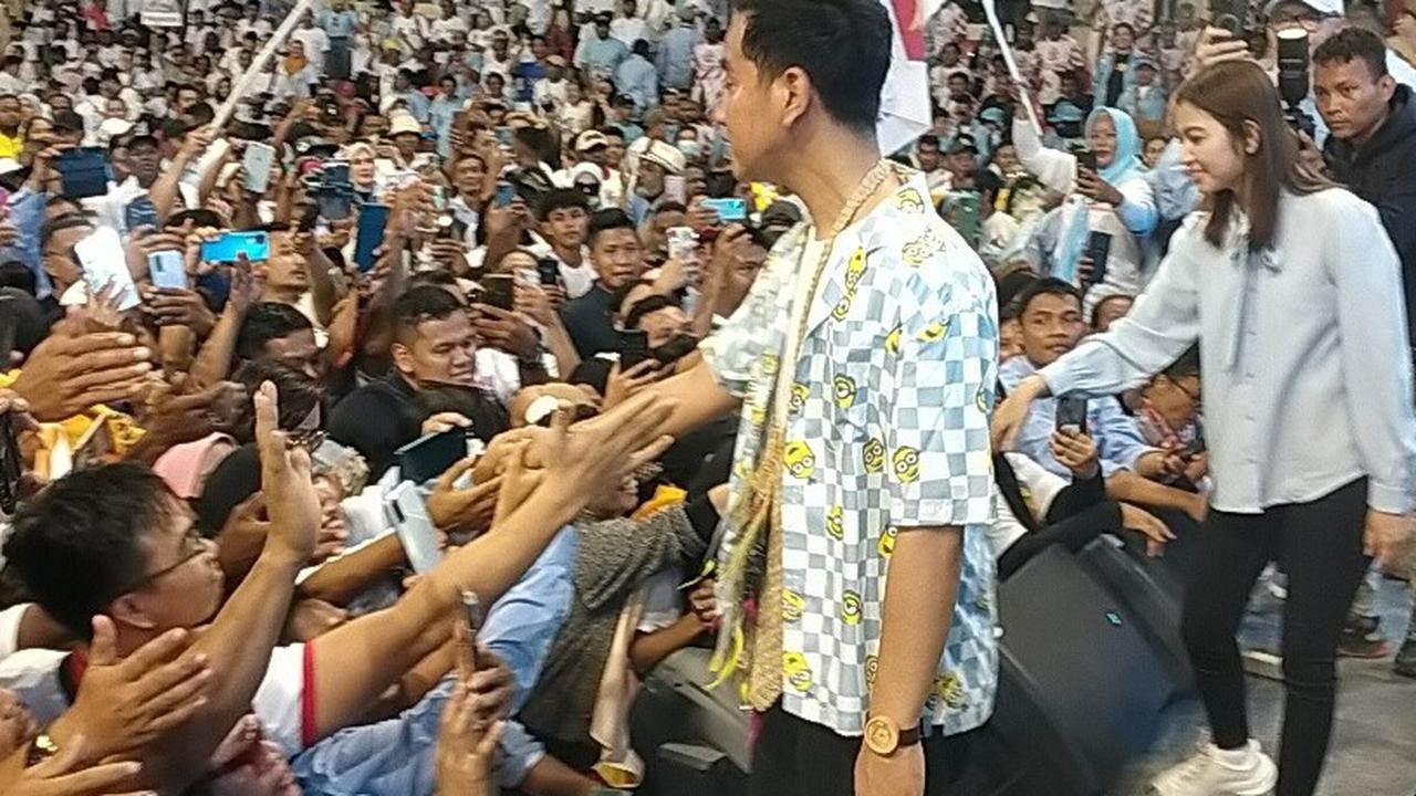 Cawapres Gibran Rakabuming Raka kembali mengungkit soal greenflation atau inflasi hijau dan State of the Global Islamic Economy (SGIE) di hadapan pendukungnya.