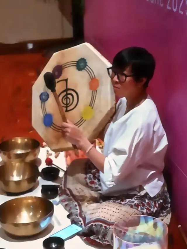 Mengenal Sound Healing, Tren Healing Lewat Suara untuk Menurunkan Stress hingga Penyembuhan Luka Batin di Luxury Hotel