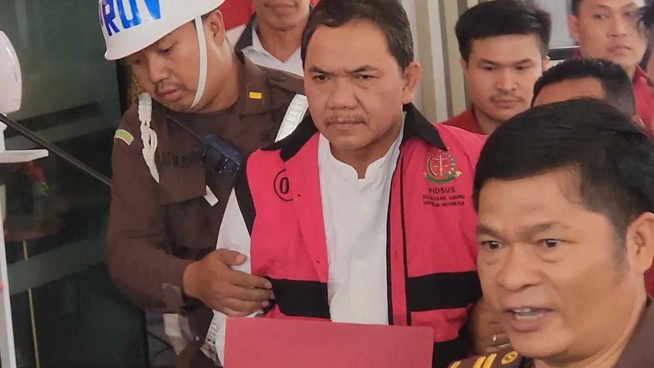 -Harta bergerak lainnya nilainya mencapai Rp4.356.000.000. <br><br>-Kas dan setara kas senilai Rp2.006.368.314. <br><br>-Utang senilai Rp4.835.449.825.