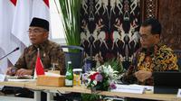 Menko PMK Muhadjir Effendy dalam Rapat Koordinasi Persiapan Angkutan Natal 2021 dan Tahun Baru 2022 bersama Menhub Budi Karya Sumadi, Satgas COVID-19, dan stakeholder terkait, Selasa (26/10/2021). (Dok Kemenko PMK)
