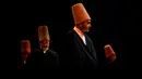 Setelah Ar-Rumi wafat pada 1273, pengikutnya mendirikan Mevlevi Order, dengan nama Whirling Dervishes, Tarian Sufi yang terkenal. (AP Photo/Emrah Gurel)