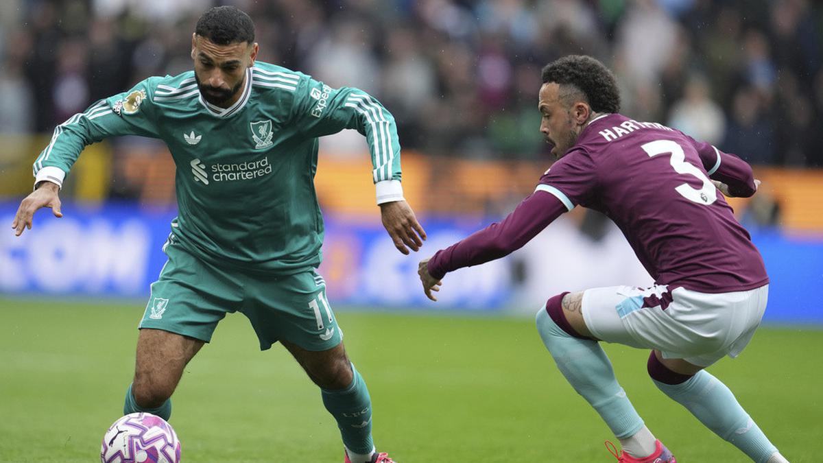 Arne Slot Nyaris Tarik Mohamed Salah Sebelum Cetak Gol Kemenangan atas Burnley