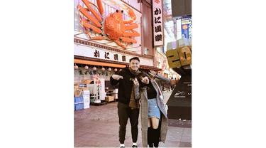 Gisel dan Wijin terlihat begitu menikmati liburan di Jepang, bahagia terpancar jelas dari wajahnya.