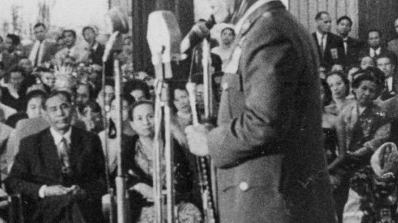 Pembentukan pemerintahan darurat Republik Indonesia berawal dari adanya Agresi Militer Belanda Kedua pada 19 Desember 1948 di Yogyakarta. Dalam agresi tersebut, Presiden Soekarno dan Wakil Presiden Mohammad Hatta ditawan oleh Belanda, sehingga menyebabkan