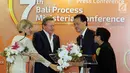 Menlu RI Retno Marsudi, Menlu Australia Julie Bishop, President Commissioner Emtek Eddy Kusnadi Sariaatmadja, dan Chairman Fortescue Metals Group Andrew Forrest seusai penutupan Bali Process 2018 di Nusa Dua Bali, Selasa (7/8). (Liputan6.com/Johan Tallo)