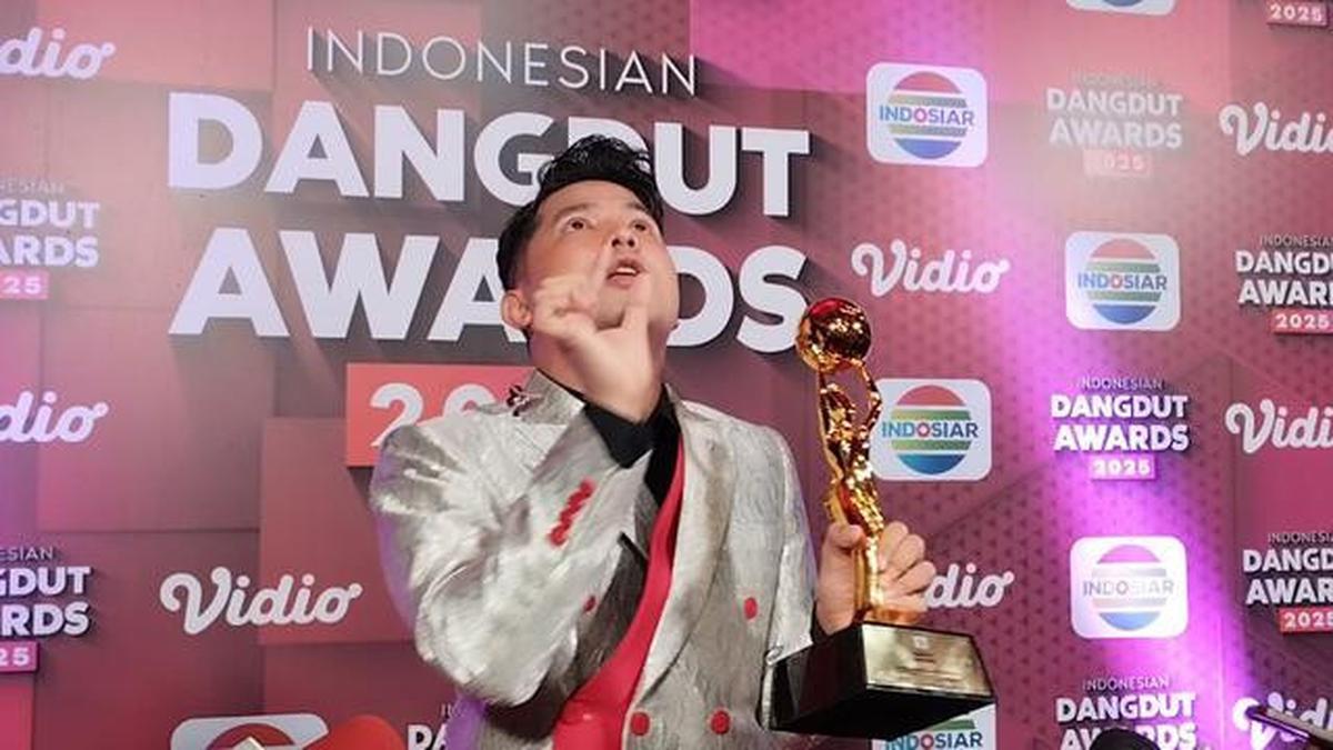 Jirayut Raih Piala Penyanyi Dangdut Solo Pria Terpopuler IDA 2025, Minta Jangan Dipanggil Pelawak Lagi