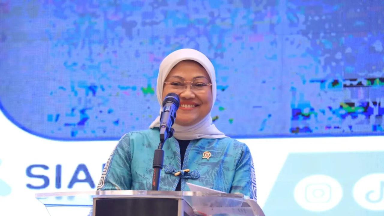 "Permenaker&nbsp;No 18/2022 itu memang hanya berlaku untuk (perhitungan upah minimum) tahun 2023. Untuk (perhitungan upah minimum) 2024 dan seterusnya kita sudah memiliki payung hukum," ujarnya.&nbsp;