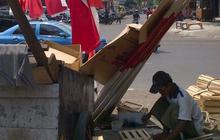 Nestapa penjual Merah Putih jelang Lebaran