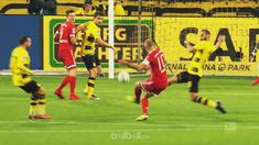 Berita video gol indah gelandang Bayern Munchen, Arjen Robben, ke gawang Borussia Dortmund. This video presented by BallBall.