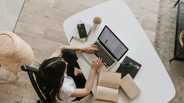 Cara Bijak Mengelola Pengeluaran THR Agar Tidak Cepat Habis