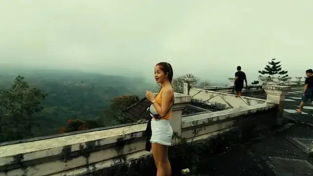 Potret mencekam hotel milik Tommy Soeharto yang cocok untuk wisata horor (Sumber: YouTube/Ric snt)