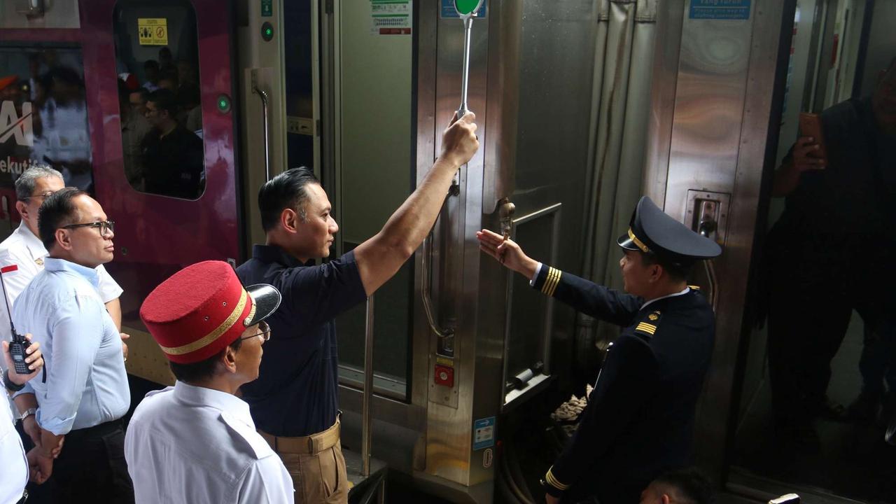 AHY tinjau arus mudik di Stasiun Pasar Senen