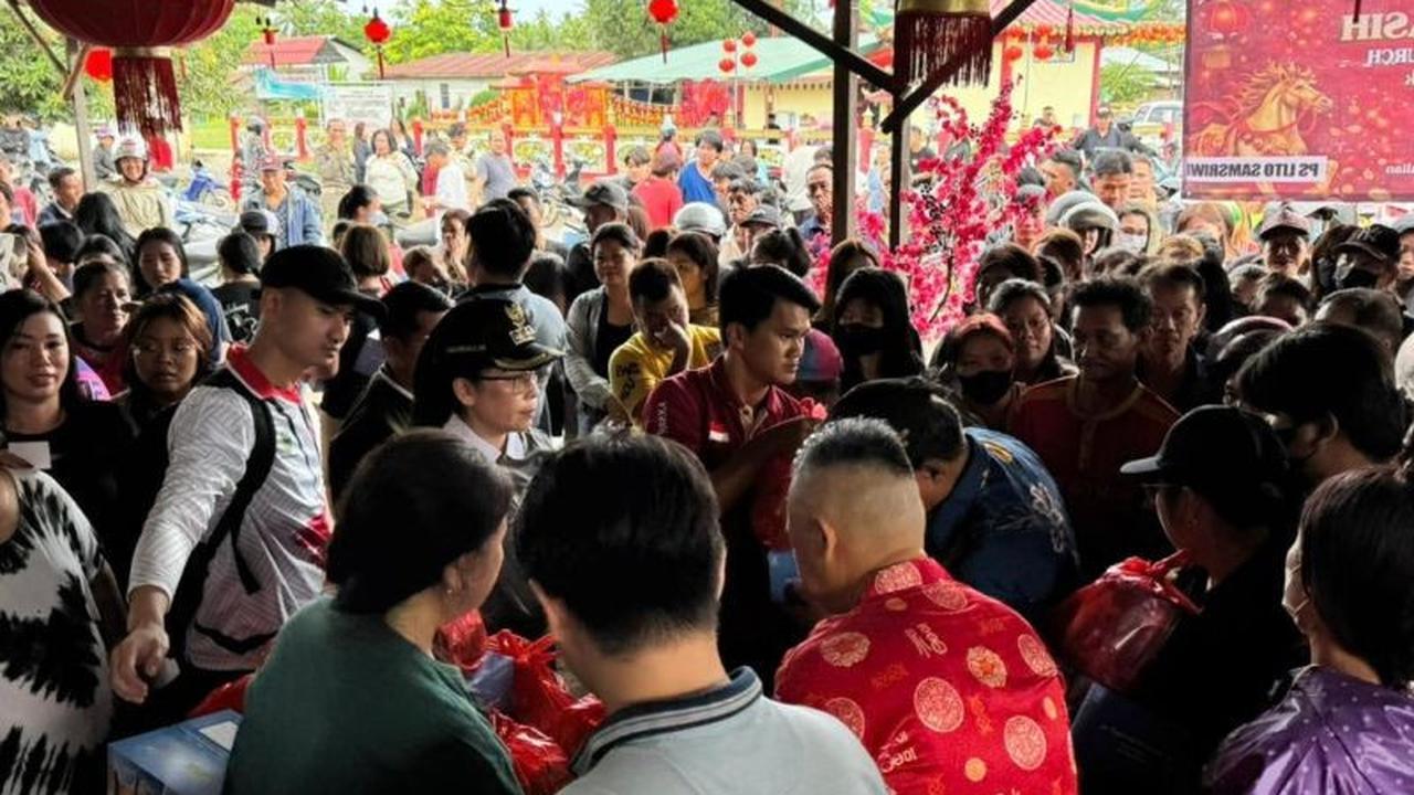 Perhakin Singkawang Salurkan 5.000 Paket Imlek, Wujudkan Kebahagiaan Warga Tionghoa