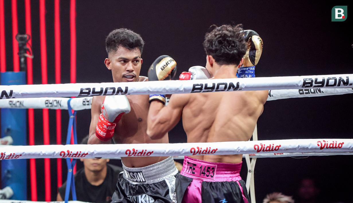 Nelson melawan Dewa Aji dalam duel panas Byon Madness Vol.3 yang digelar di Studio 6 Emtek, Jakarta, Sabtu (28/2/2026). (Bola.com/Nur Iman Ali)